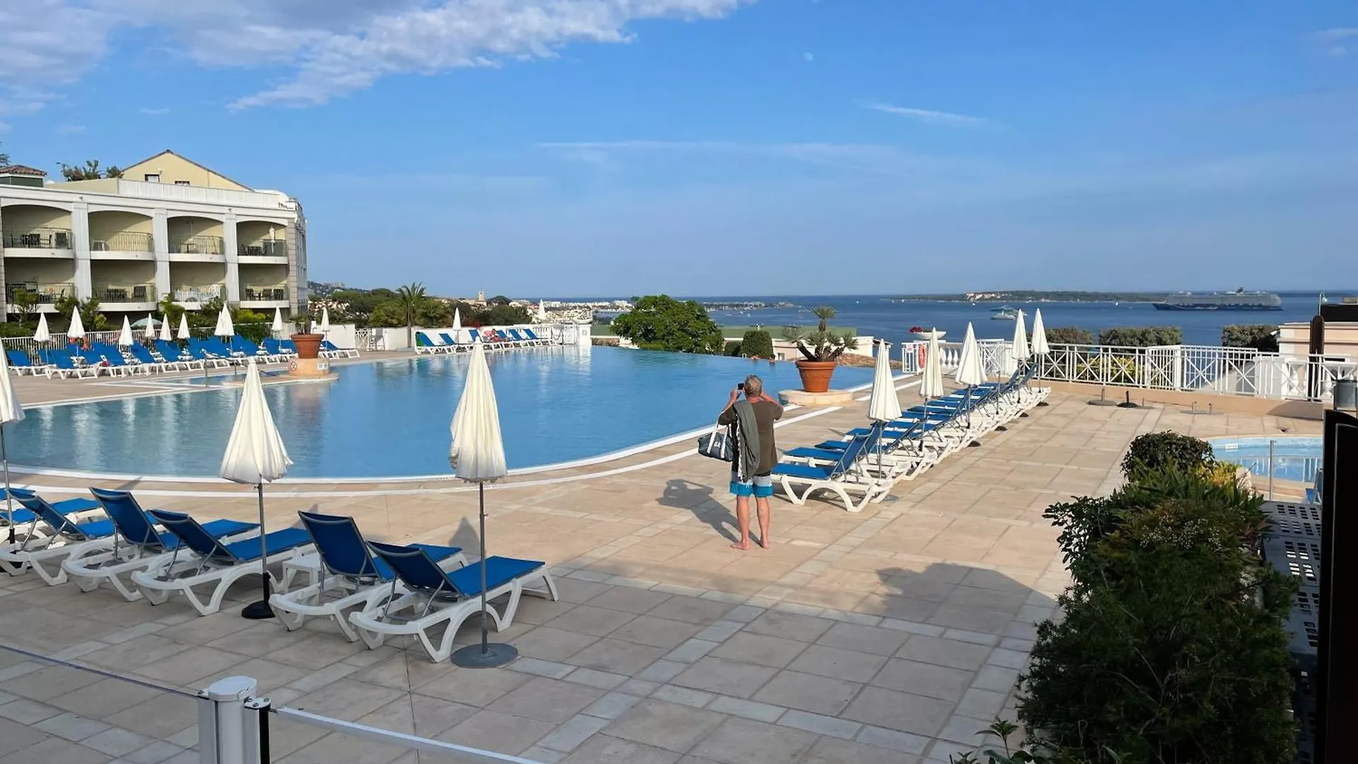Studio A Cannes Vue Mer Refait A Neuf Avec Piscine France